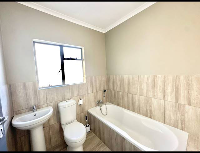 3 BEDROOM HOUSE FOR SALE IN IVY PARK